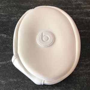 Beats by Dre Headphone Case (NO headphones)